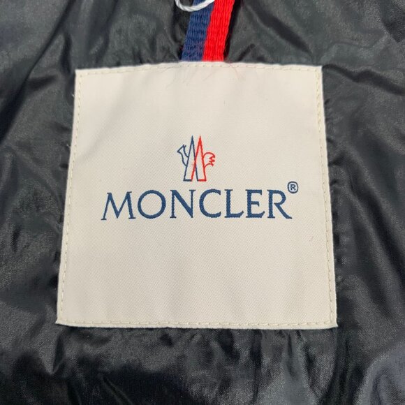 CW0321 Moncler Black Down Puffer Jacket With Hood & Zipper Pockets For Cold Weat - Picture 6 of 8